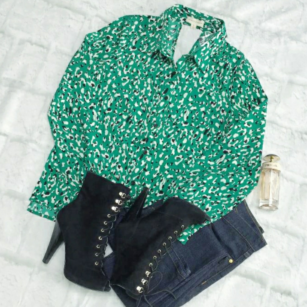 HONEY PUNCH Green Leopard Heyhole Back Top - Picture 7 of 11